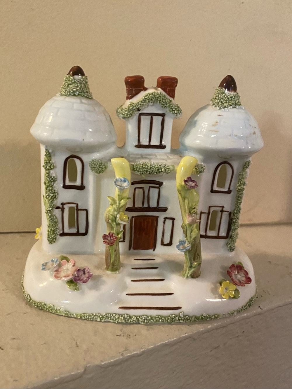 Coalport. Twin Towers. Fine Bone China. England Cottage Figurine -